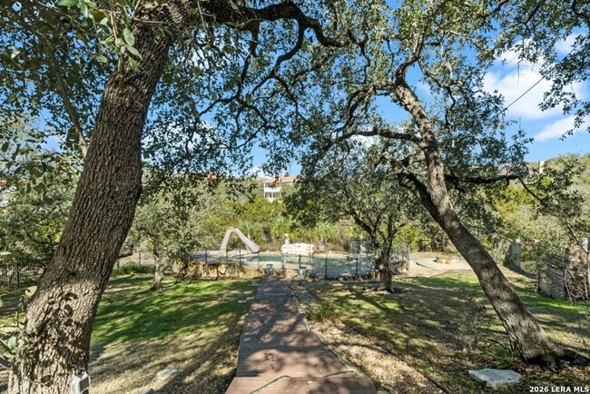 Photo - Charming Home Awaits: Spacious & Modern Living in a Prime Location