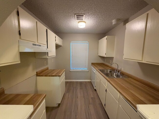 Photo - SINGLE STORY 3 BEDROOM HOME IN NORTHWEST C...