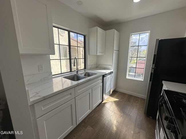 Photo - 2554 Olive Dr Unit Apt 34
