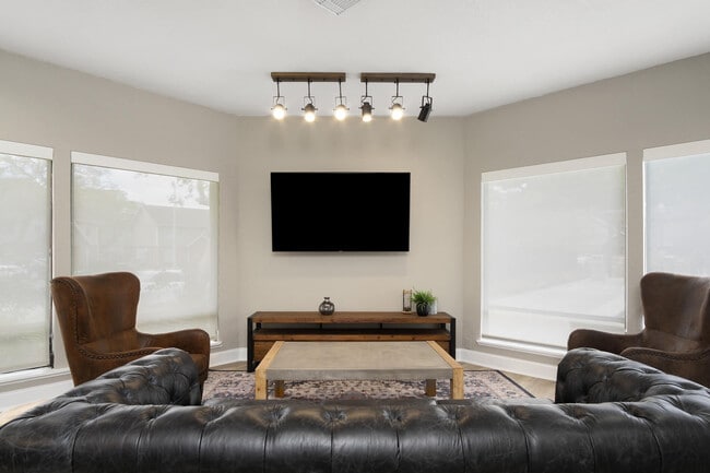 Photo - Cambridge Woods