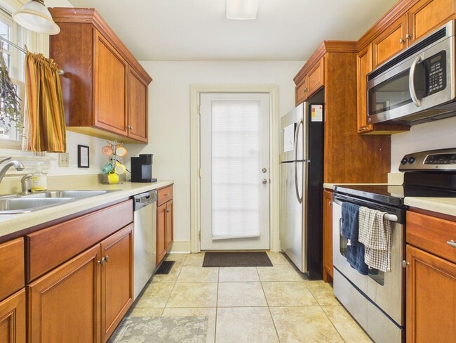 Photo - Charming Single Family Home on Grand St w/ Bonus 3rd Room
