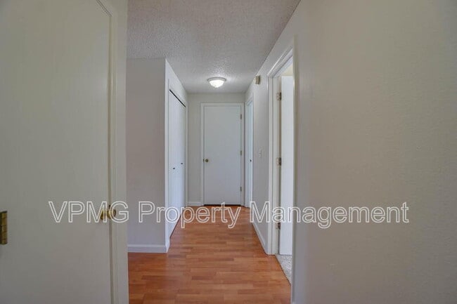 Photo - 605 SE 121st Ave Unit 4