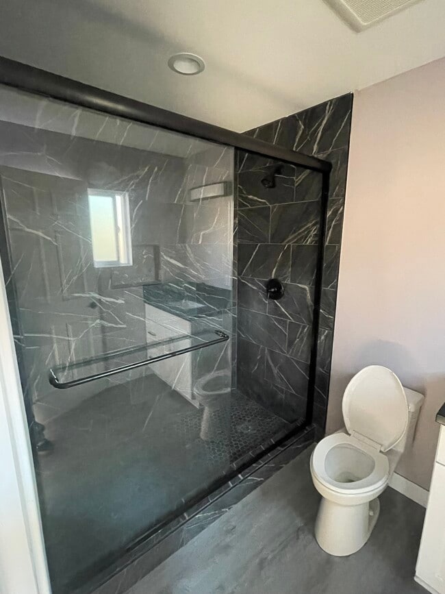 Photo - 5029 Cutler Ave