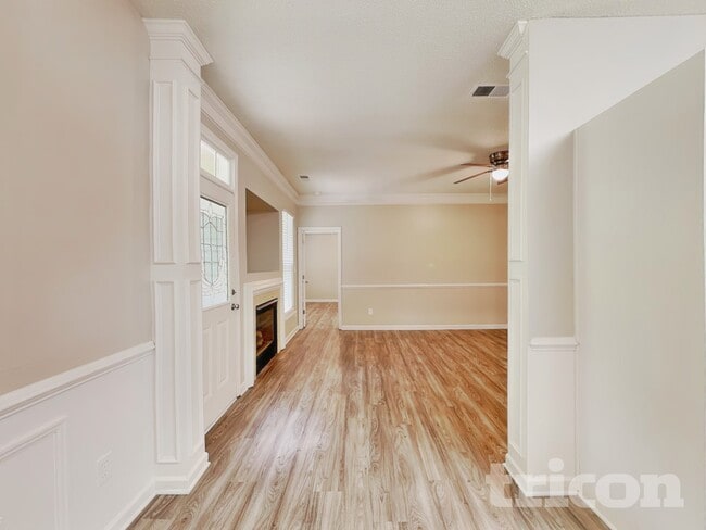 Photo - 6041 Briggs Dr