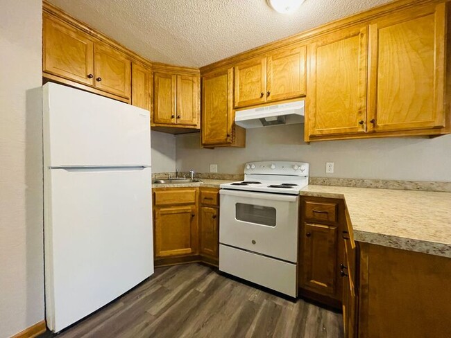 Photo - 1405 Neil Ln