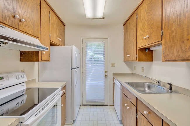 Photo - 1543 Birnam Dr