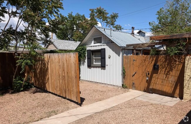 Building Photo - 1212 S Santa Fe Ave Unit Cottage Rental