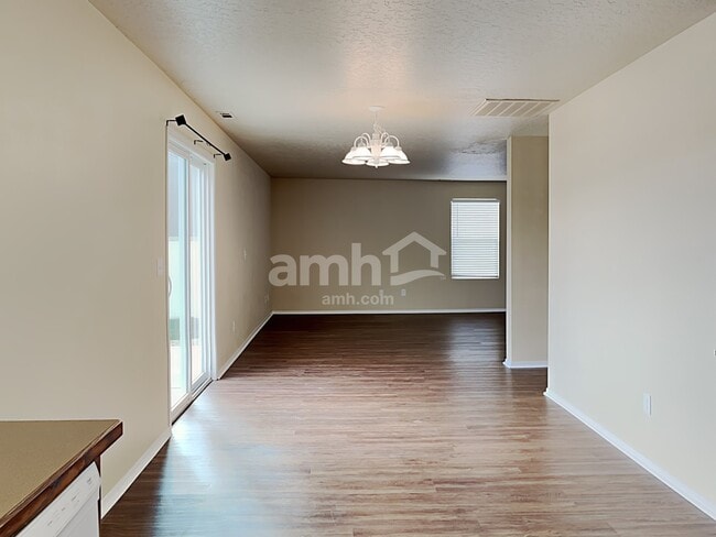 Photo - 363 E Ivy Glade St