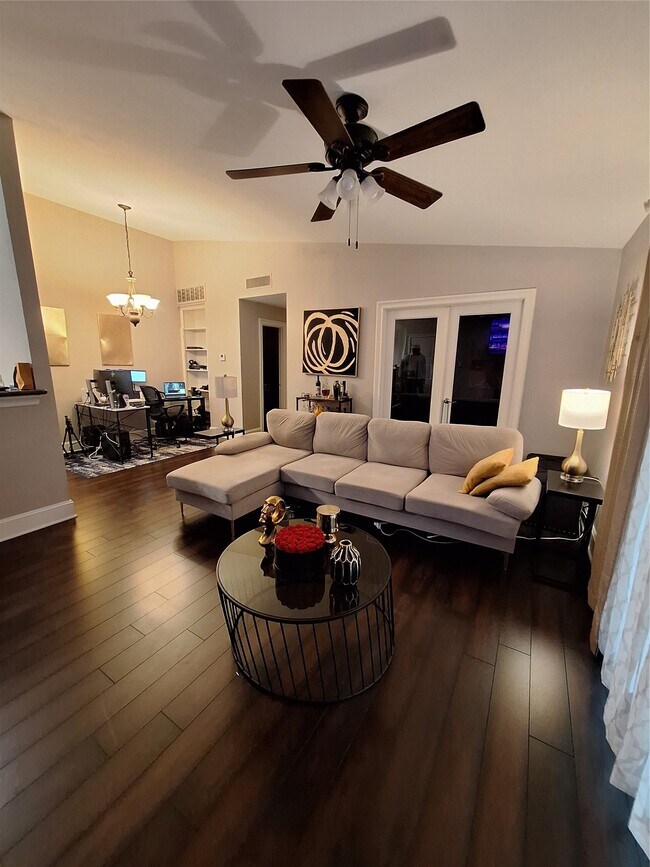 Photo - 2425 Augusta Dr Unit 4