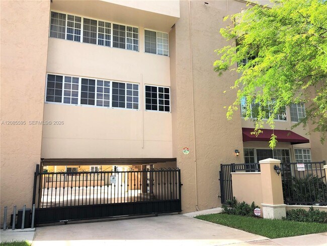 300 Madeira Ave Unit 304