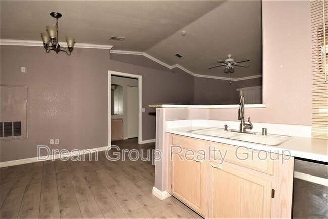 Photo - 5415 W Harmon Ave