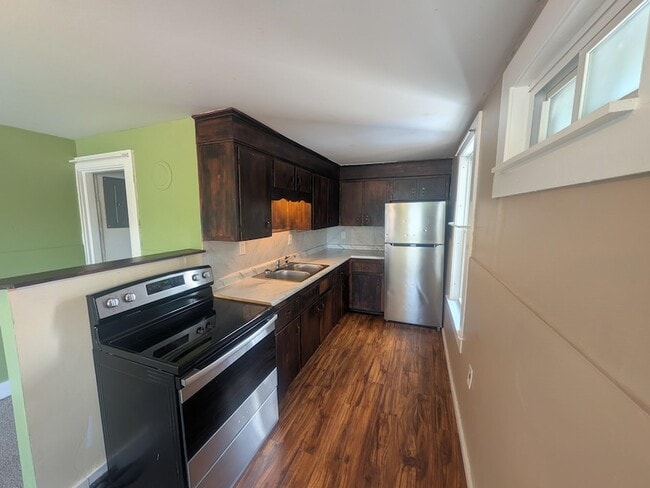 Photo - 20 Chellis St Unit 5