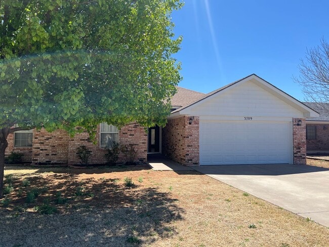 Photo - 3709 Benjamin Davis Dr