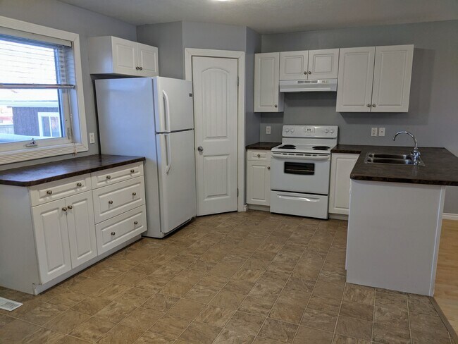 312-399 99 Ave