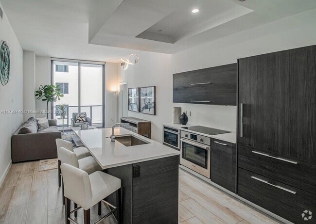 Building Photo - 55 SW 9th St Unit 4409 Rental
