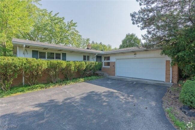 Building Photo - 24457 Tunbridge Ln Rental