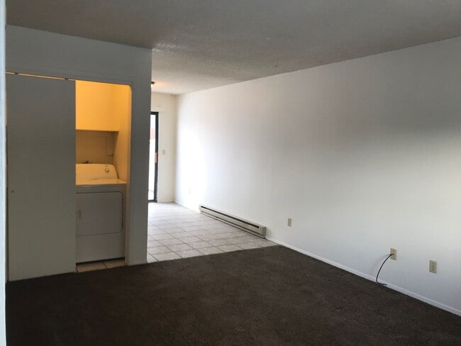 Photo - 2 Bedrooms 1 Bathroom-Pet Friendly