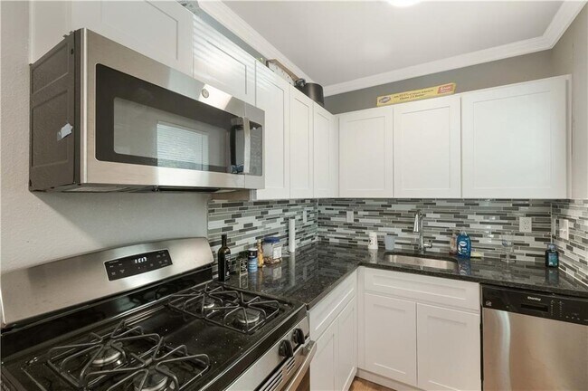 Photo - 204 E 30th St Unit 201