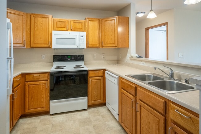 Photo - Washington Court Apartments