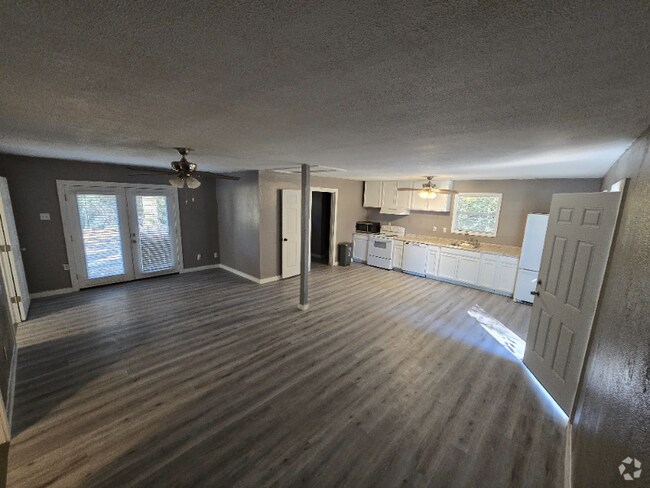 Building Photo - 144 Seminole Cir Rental