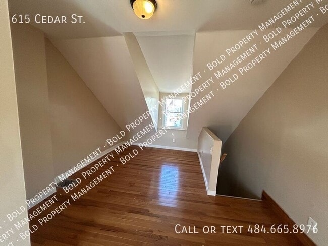 Building Photo - 615 Cedar St Rental