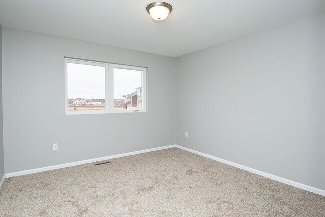 3822 Scorpio Dr SE