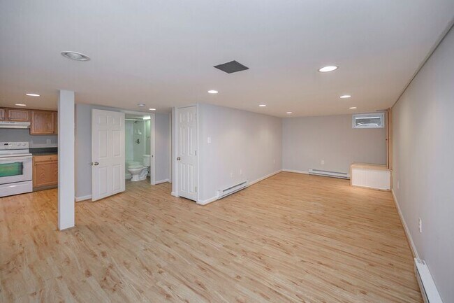 Photo - 1208 Kenmore Ave Unidad 4