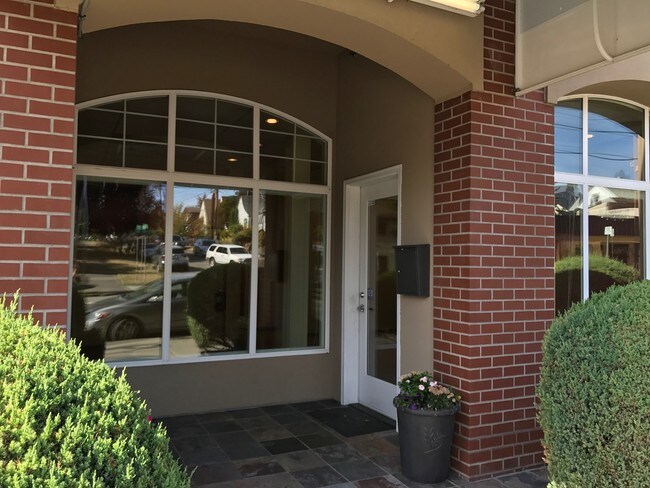 Photo - Ashley Manor