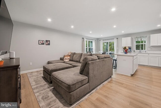 Photo - 81 Southwind Dr