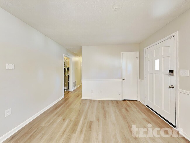 Photo - 2906 Deshong Dr SW