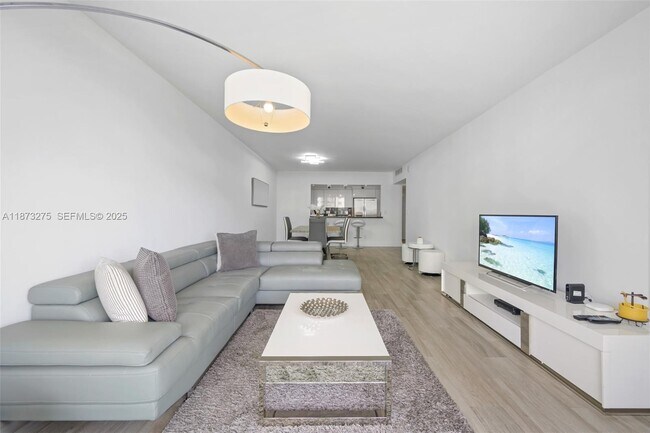 Photo - 19370 Collins Ave Unidad 402