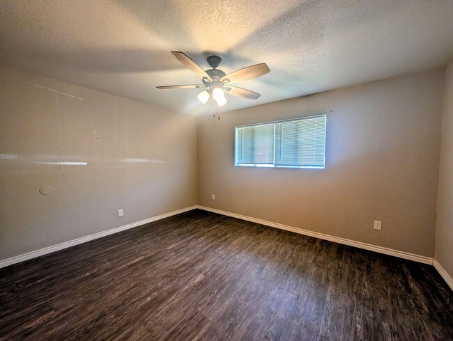 Photo - 2400 Brookridge Dr