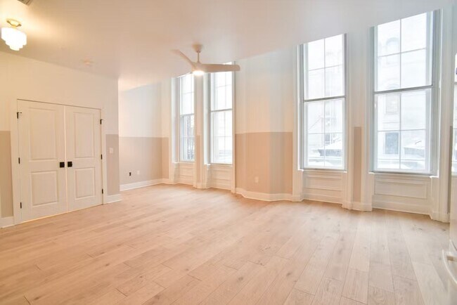 Photo - 30 W Broad St