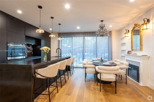 Building Photo - 414 NW 52nd St Rental