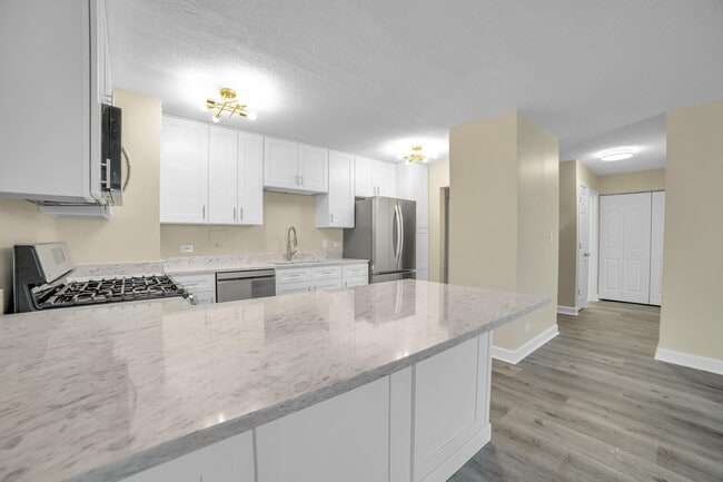 Photo - 2222 S Stewart Ave Unit 5C