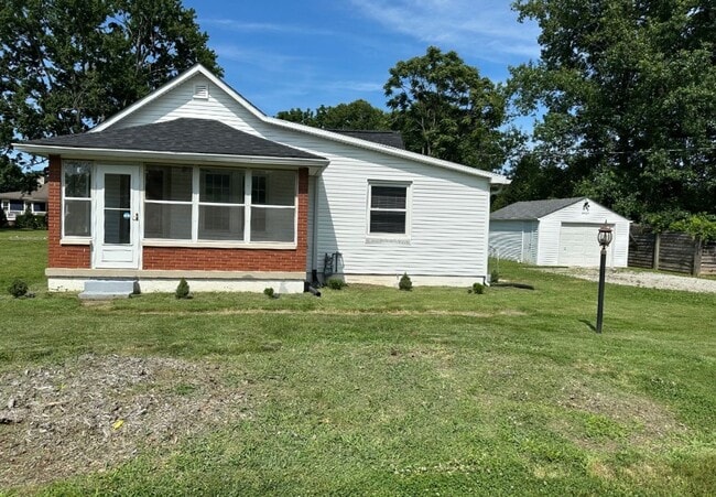 Building Photo - Charming Prospect Cottage with Spacious Yard