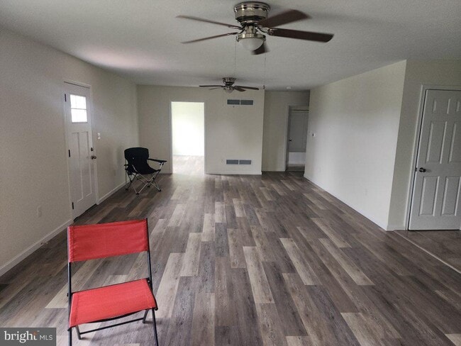 Photo - 235 Hickory Ln
