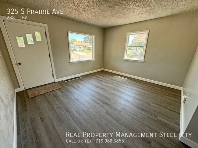 Photo - 325 S Prairie Ave