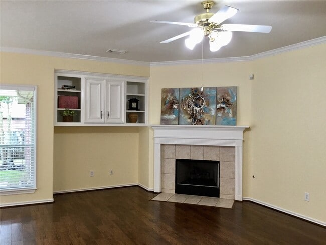 Photo - 114 N Queenscliff Cir