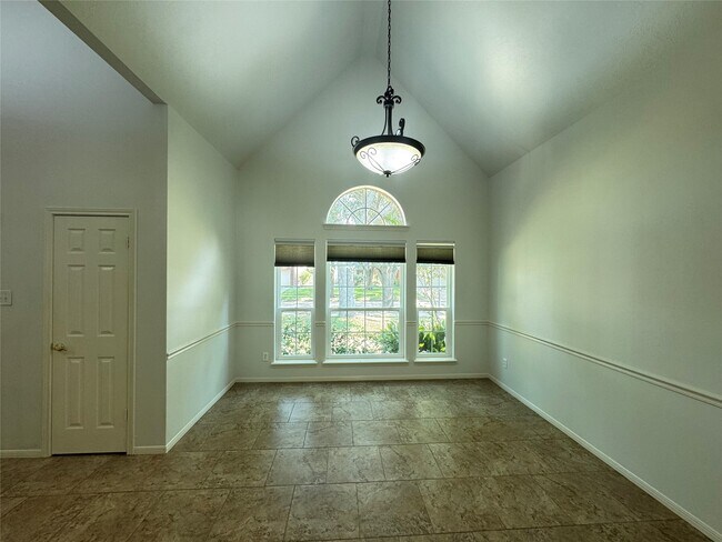 Photo - 210 Rolling Plains Dr
