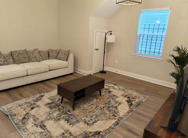 Photo - 2136 Saint Andrew St Unit 1