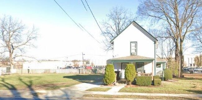 Building Photo - 1223 Sixth St