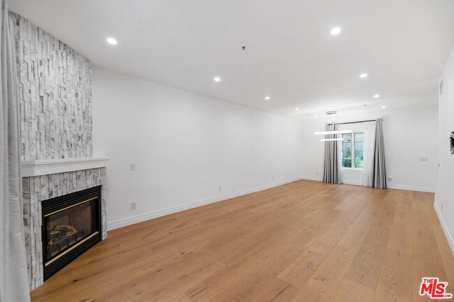 Photo - 851 N San Vicente Blvd Unit 117