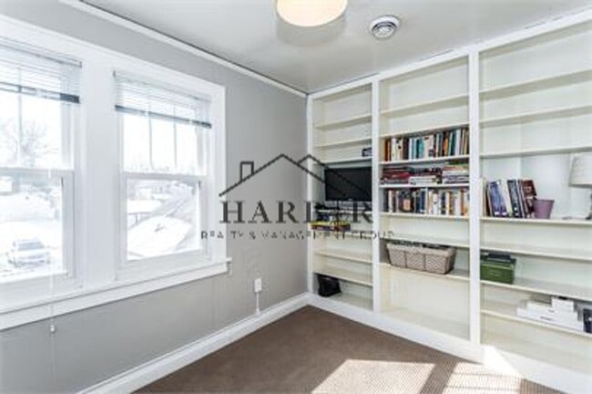 Photo - 1124 2nd St NW