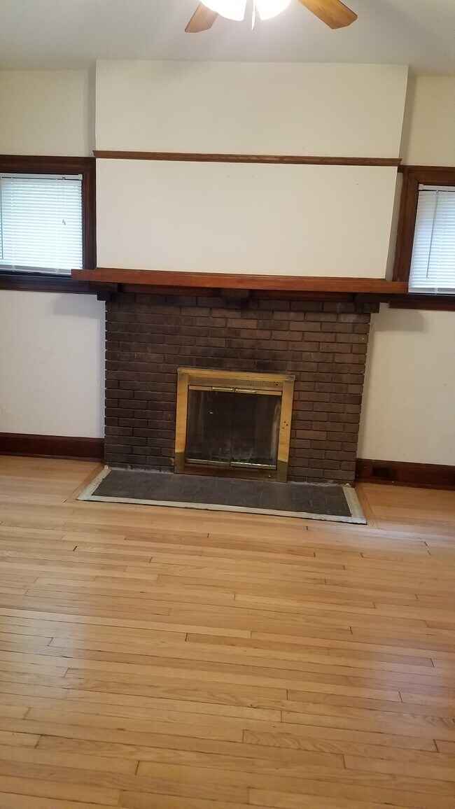 Photo - 1617 Monroe St