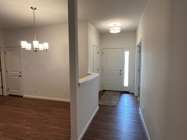 Photo - Almost new 3B2B plus den+fenced yard