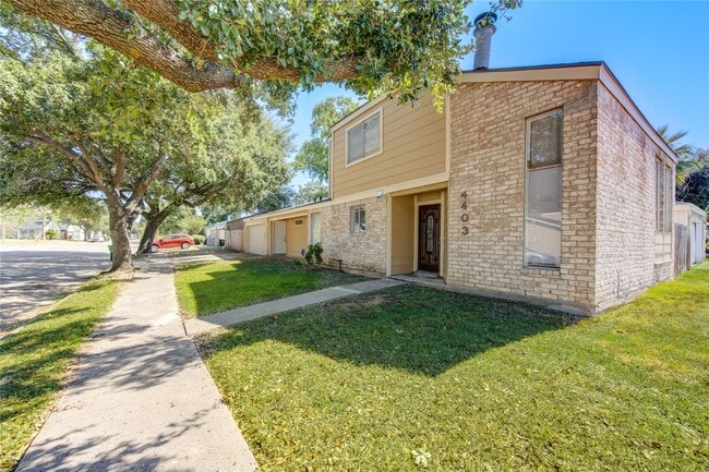 Photo - 4403 Willow Beach Dr