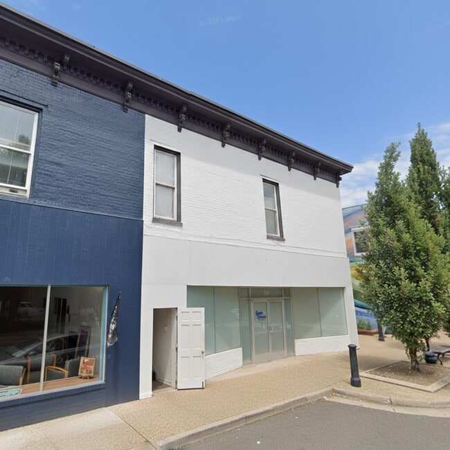 Photo - 112 E Main St