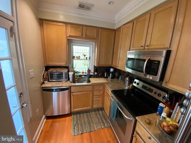 Photo - 2128 10th St NW