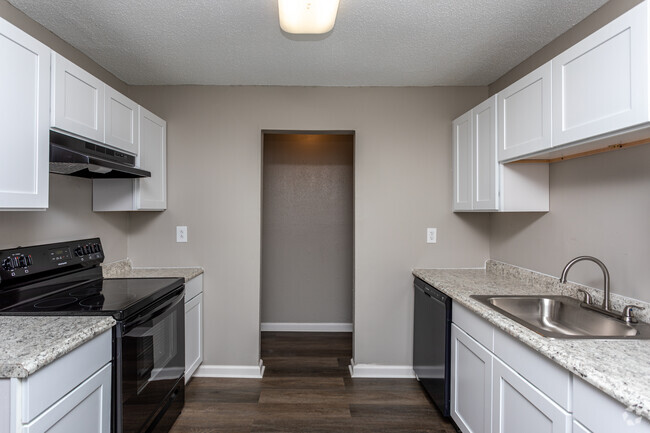 Interior Photo - The Reserve at Opelika Rental